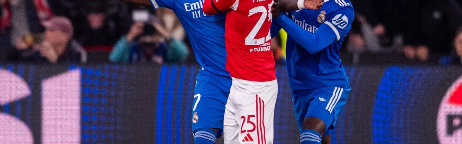 九游体育首页入口-普雷斯蒂安尼：我没种族歧视维尼修斯，当时骂他懦夫不是猴子