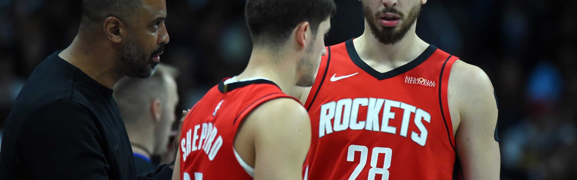 九游体育首页入口-放空申京&amp;阿门5米！申谢两个防守黑洞 打火箭包夹KD先赢一半？